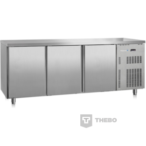 De 3-deurs Gastro-Inox koelwerkbank met een afmeting van 2000(b)x700(d)x850(h)mm